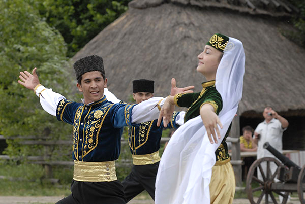 Image - Crimean Tatar dancers.